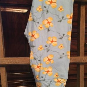 ⚡️ Like new LuLaRoe leggings
